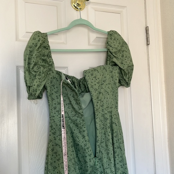 NWT House of CB Tallulah Green Tonal Floral Puff Sleeve Dress in Small (S) - Picture 15 of 17